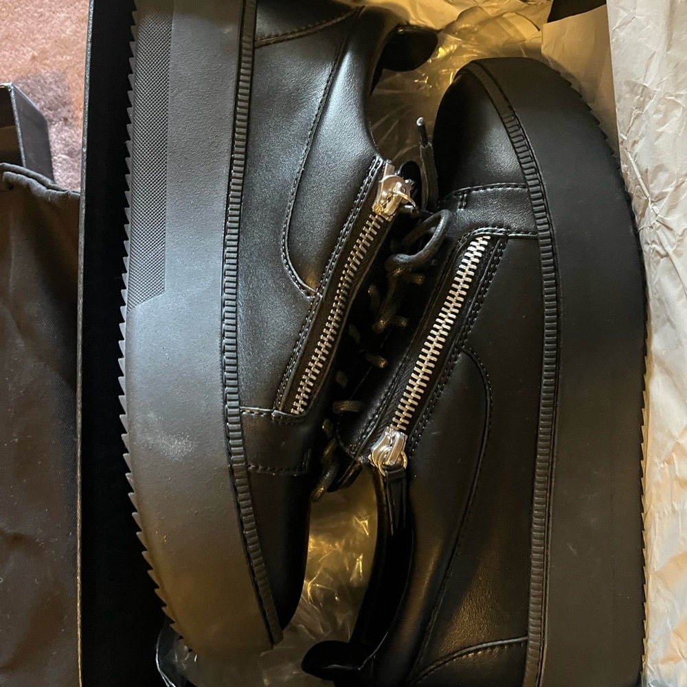 Giuseppe Zanotti Black Sneakers with Smooth Leather and Quality Craftsmanship